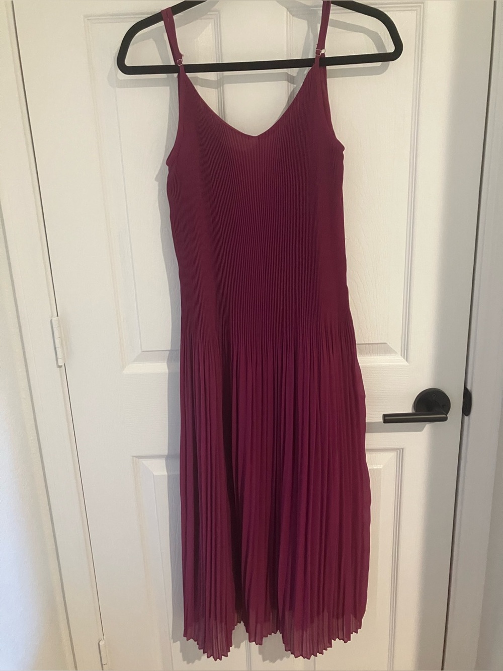 Lulu's Burgundy Pleated Spaghetti Strap Midi Dress